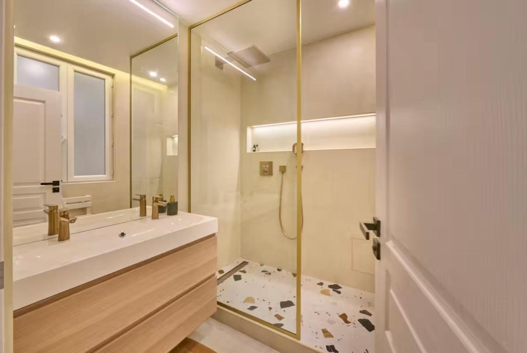 Beach - Kitchen - Wifi - Air Conditioning - Center - Tram Νίκαια Εξωτερικό φωτογραφία